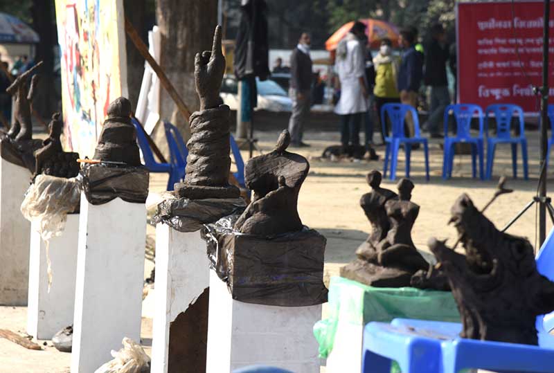 ভাস্কর্য গড়েই হোক ভাঙার প্রতিবাদ