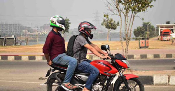 Riding motorbike becomes popular in Dhaka city