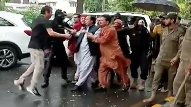 এবার পিটিআইয়ের প্রেসিডেন্ট গ্রেফতার