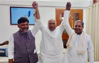 কর্ণাটকের মুখ্যমন্ত্রী হিসেবে শপথ নিলেন সিদ্দারামাইয়া