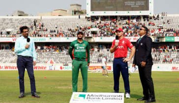 টস জিতে ব্যাটিংয়ে বাংলাদেশ