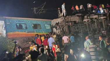 ভারতের উড়িষ্যায় ভয়াবহ ট্রেন দুর্ঘটনায় নিহত ৫০