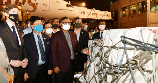 Mordana Vaccines arrive in Dhaka