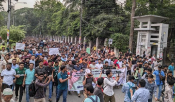 কোটা পুনর্বহালের রায়ের প্রতিবাদে উত্তাল ঢাবি
