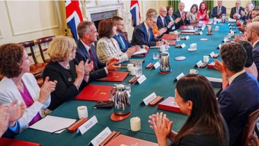 স্টারমারের ২০ মন্ত্রীর ১১ জনই নারী স্টারমারের ২০ মন্ত্রীর ১১ জনই নারী