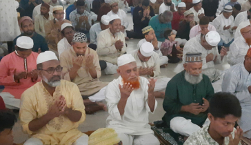 বায়তুল মোকাররমে ঈদুল আজহার প্রথম জামাত অনুষ্ঠিত