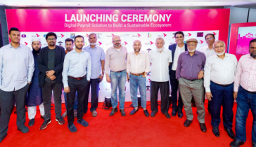 আরও ৮ পোশাক কারখানার ৩৬ হাজার কর্মী বেতন পাবেন বিকাশে