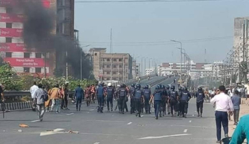 গাজীপুরে দুই বাসে আগুন