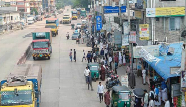 বান্দরবানে পরিবহন ধর্মঘট চলছে