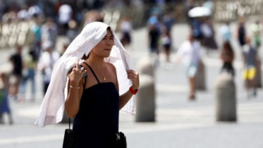 তীব্র দাবদাহে পুড়ছে ইউরোপ তীব্র দাবদাহে পুড়ছে ইউরোপ