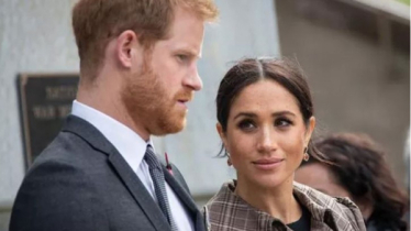 রাজপরিবারের উপাধি আবার ব্যবহার করায় সমালোচনার মুখে হ্যারি-মার্কেল রাজপরিবারের উপাধি আবার ব্যবহার করায় সমালোচনার মুখে হ্যারি-মার্কেল