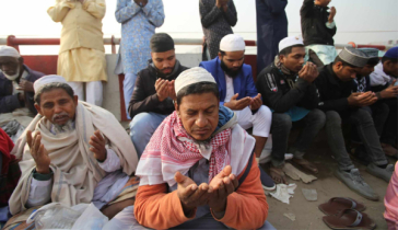 আখেরি মোনাজাতের মধ্য দিয়ে শেষ হলো প্রথম পর্বের ইজতেমা