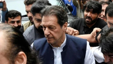 দলত্যাগী নেতাদের ইমরান খানের সিদ্ধান্ত দলত্যাগী নেতাদের ইমরান খানের সিদ্ধান্ত