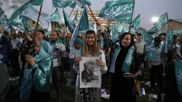 ইরানের প্রেসিডেন্ট নির্বাচনে দ্বিতীয় দফার ভোটগ্রহণ চলছে ইরানের প্রেসিডেন্ট নির্বাচনে দ্বিতীয় দফার ভোটগ্রহণ চলছে