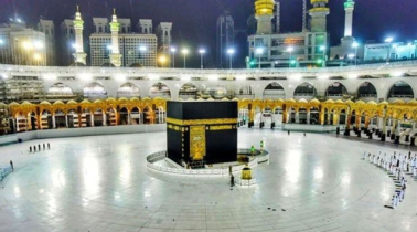 কাবা চত্বরে শুধুমাত্র ওমরাহ পালনকারীরাই যেতে পারবেন কাবা চত্বরে শুধুমাত্র ওমরাহ পালনকারীরাই যেতে পারবেন