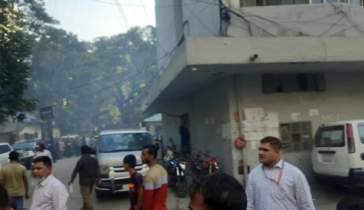ঢাকা বিভাগীয় কমিশনারের কার্যালয়ের সামনে ককটেল বিস্ফোরণ