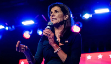 মার্কিন প্রেসিডেন্টের লড়াই থেকে সরে দাঁড়াচ্ছেন নিকি হ্যালি মার্কিন প্রেসিডেন্টের লড়াই থেকে সরে দাঁড়াচ্ছেন নিকি হ্যালি