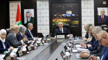 যুদ্ধ ও গণহত্যার প্রতিবাদে ফিলিস্তিনি প্রধানমন্ত্রীর পদত্যাগ