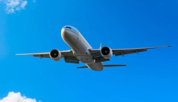 বাসা ভাড়া বাঁচাতে উড়োজাহাজে বিশ্ববিদ্যালয়ে যান তিনি