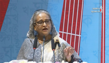 একটা বিজাতীয় ভাষা আমাদের ওপর চাপিয়ে দেওয়ার চেষ্টা হয়: প্রধানমন্ত্রী