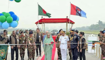 ৫ দিনব্যাপী সমরাস্ত্র প্রদর্শনী উদ্বোধন করলেন প্রধানমন্ত্রী ৫ দিনব্যাপী সমরাস্ত্র প্রদর্শনী উদ্বোধন করলেন প্রধানমন্ত্রী