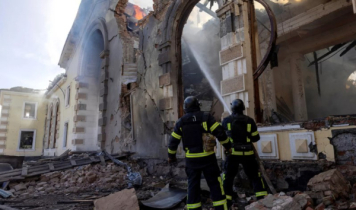 ইউক্রেনজুড়ে রাশিয়ার ব্যাপক হামলা 