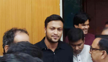 তিন আসনে আ.লীগের মনোনয়ন ফরম জমা দিলেন সাকিব