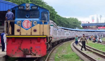 গরমে গতি কমিয়ে ট্রেন চালানোর নির্দেশ