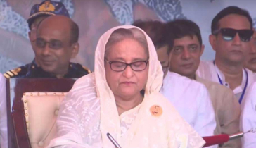 রেমালে ক্ষতিগ্রস্ত এলাকা পরিদর্শনে পটুয়াখালীতে প্রধানমন্ত্রী
