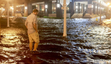 হারিকেন মিল্টন : হাজার বছরে একবার হলো এমন বৃষ্টিপাত