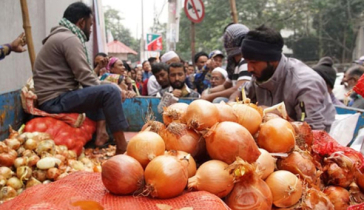 ৩৫ টাকা দরে পেঁয়াজ বিক্রি করবে টিসিবি
